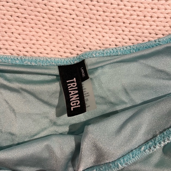 Triangl Bikini Set - Picture 2 of 11